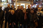 Gruppenbild am Checkpoint Charlie 