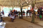 Traditioneller Handwerkermarkt bei den Emberas