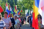 Internationale Fahnen werden mitgetragen