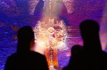 Die Lichtfeier in der Anbetungskirche wurde von den Marienschwestern mit Gesang und Gebet gestaltet