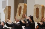 Gottesdienst, Grußworte und Aufführungen der Marienschwestern prägten den Samstagvormittag